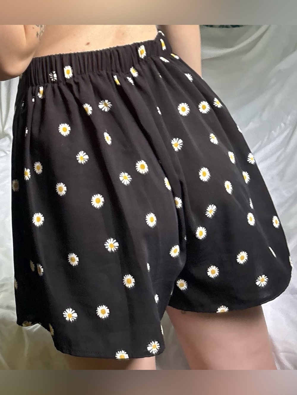 Daisy Print Black Wrap Skort - Picture 2 of 5